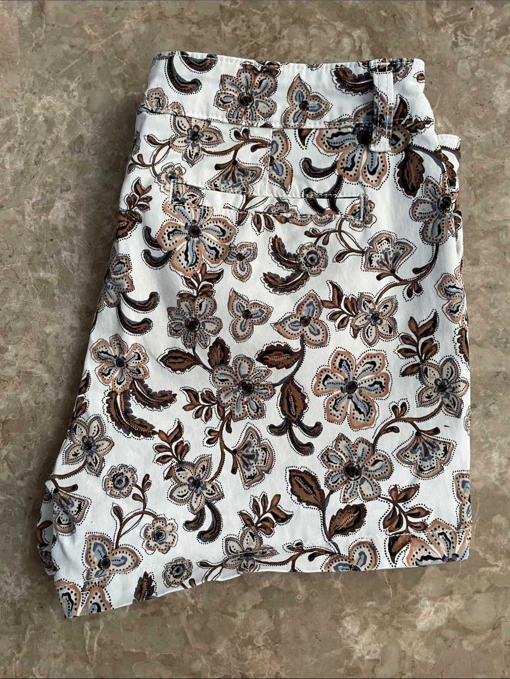 a.n.a White Floral Print Women’s Shorts with Brown and Blue Accents